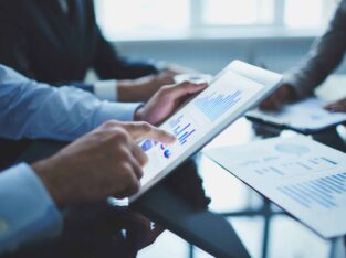 Analyzing electronic document